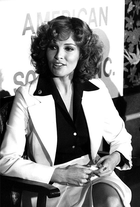 Raquel Welch-1975 Press conference NYC as chairperson of the Cancer Society