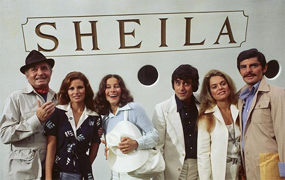 James Mason, Raquel Welch, James Coburn, Richard Benjamin, Dyan Cannon, Joan Hackett, and Ian McShane in The Last of Sheila (1973)